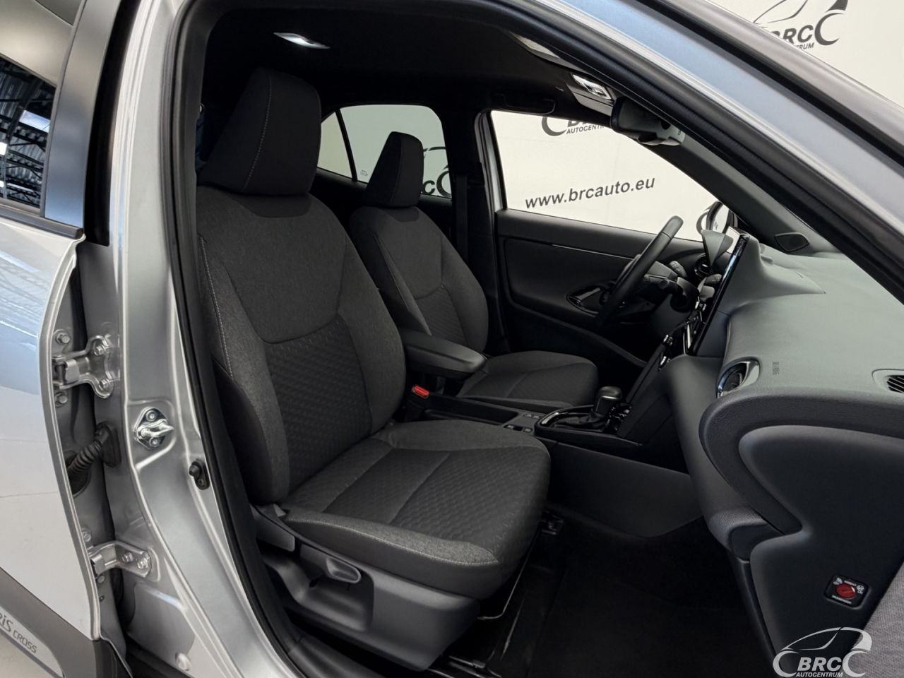 Toyota Yaris | 6