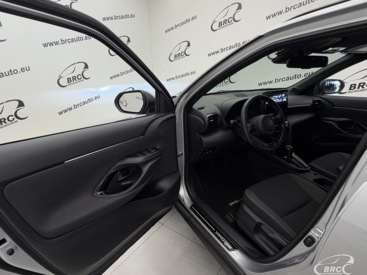 Toyota Yaris | 18