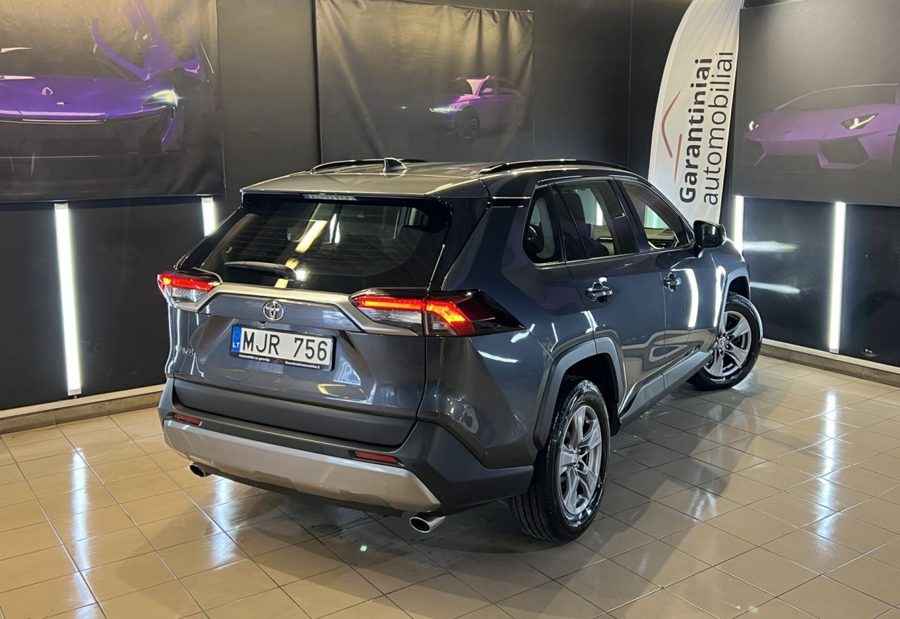 Toyota RAV4 | 1