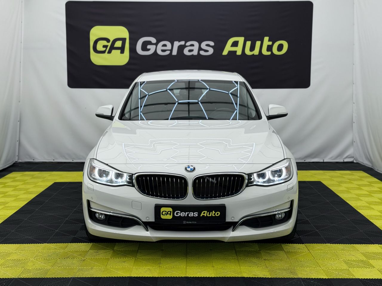 BMW 320 | 6