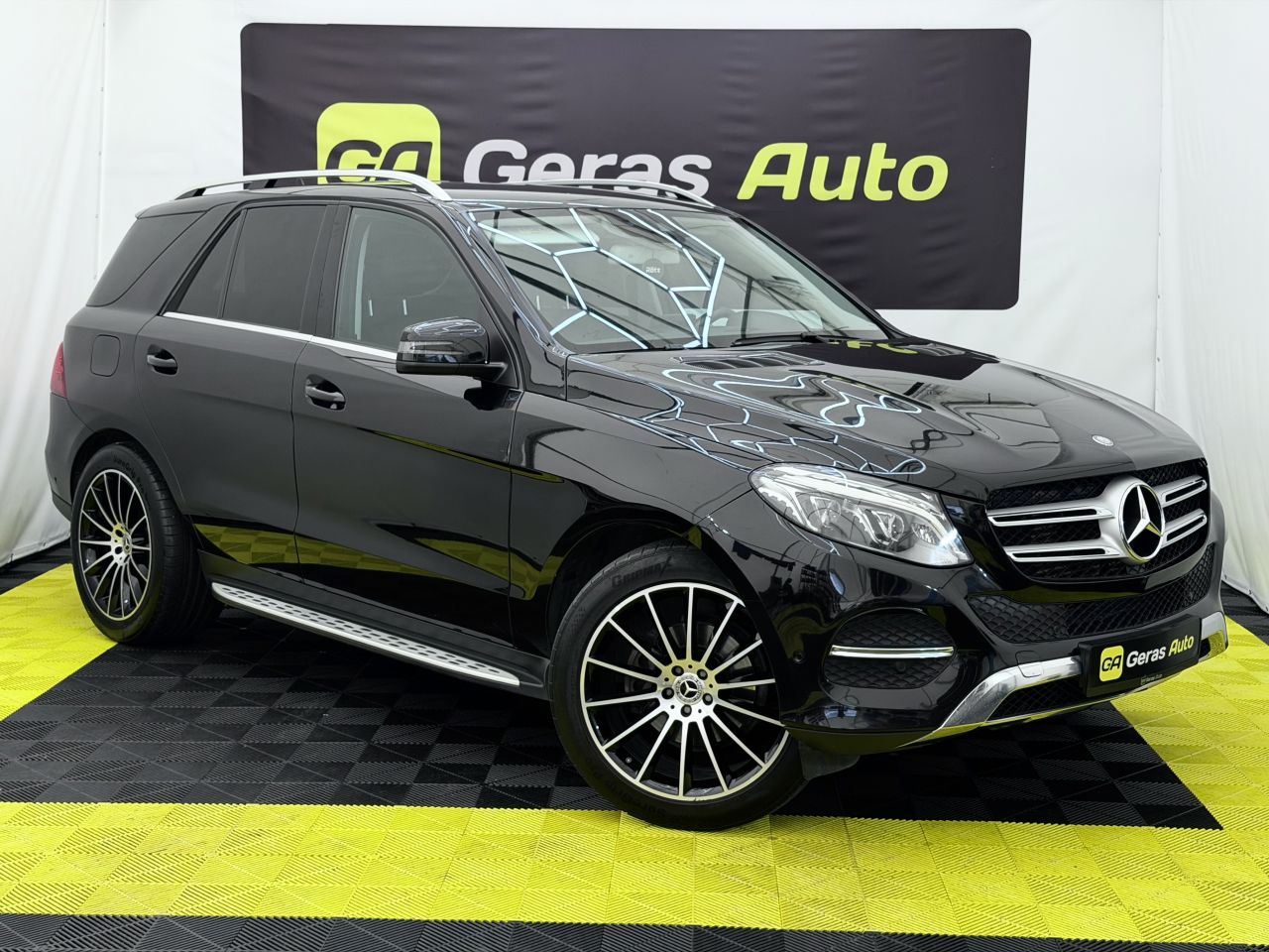 Mercedes-Benz GLE350 | 2