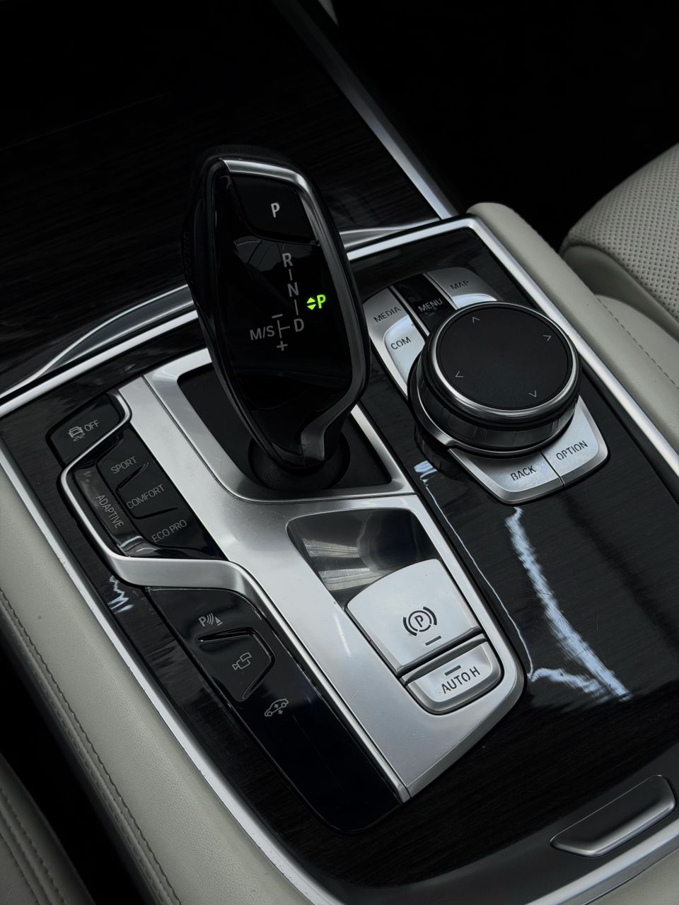 BMW 740 | 26