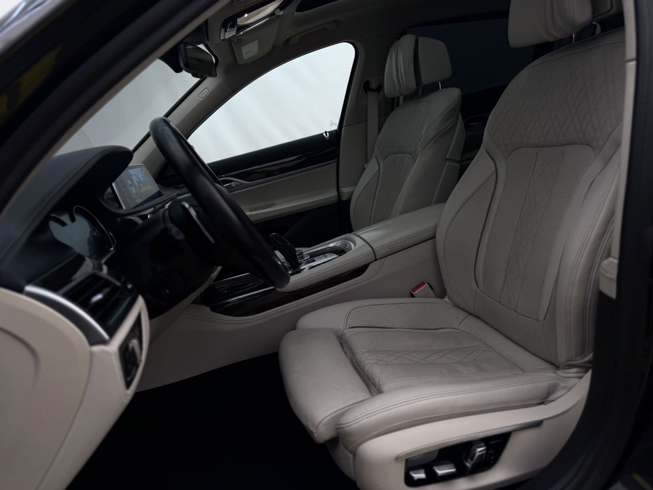 BMW 740 | 9