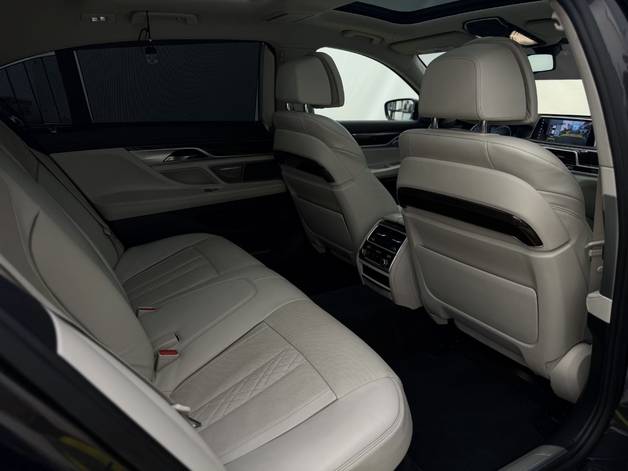 BMW 740 | 13