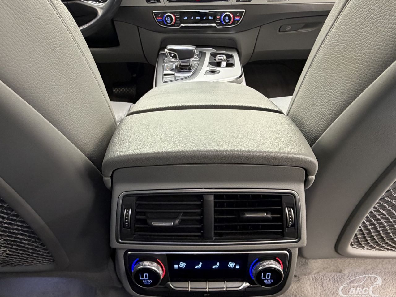 Audi Q7 | 14