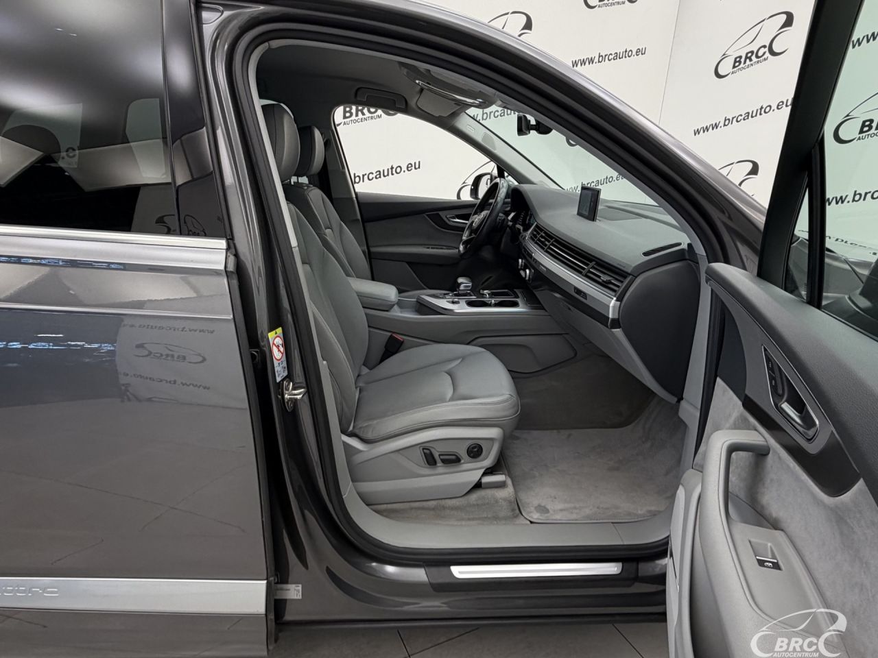Audi Q7 | 3