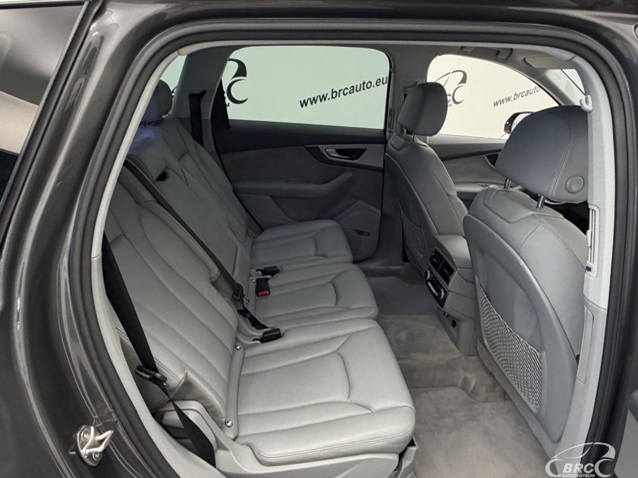 Audi Q7 | 10