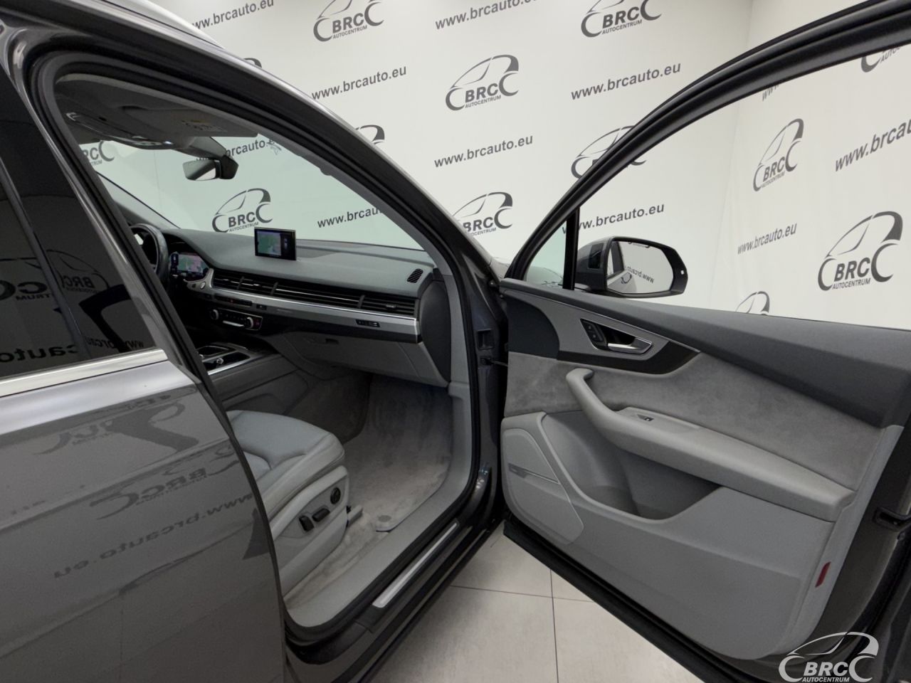 Audi Q7 | 7