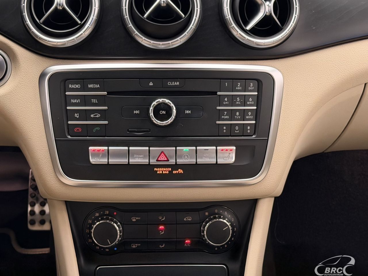 Mercedes-Benz CLA180 | 16
