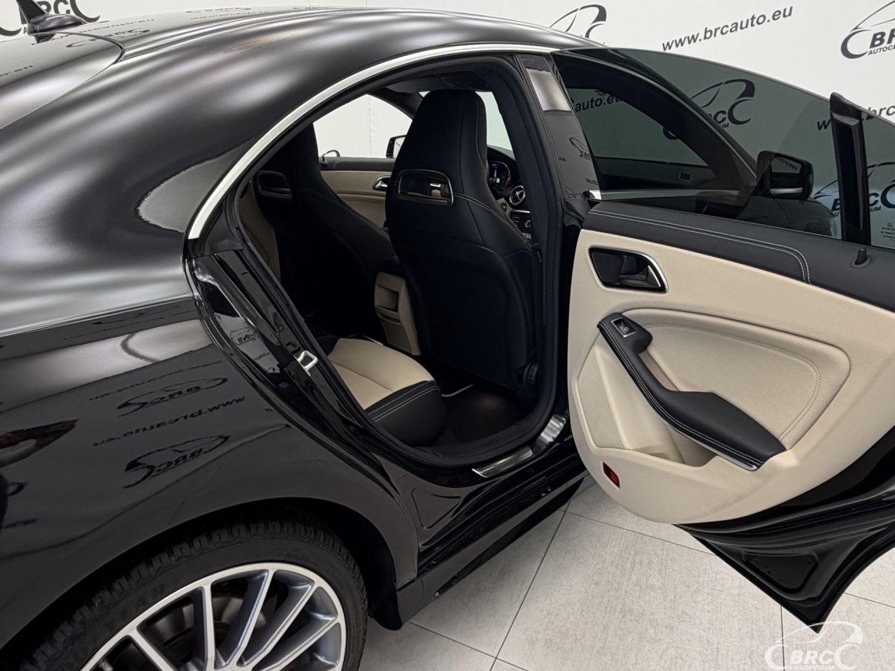 Mercedes-Benz CLA180 | 12