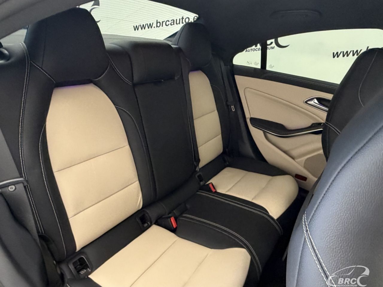 Mercedes-Benz CLA180 | 11