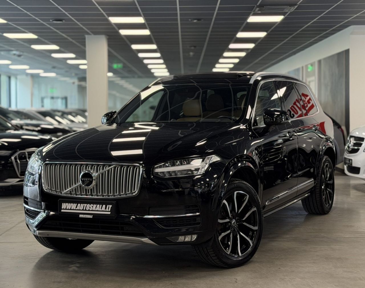 Volvo XC90 | 9