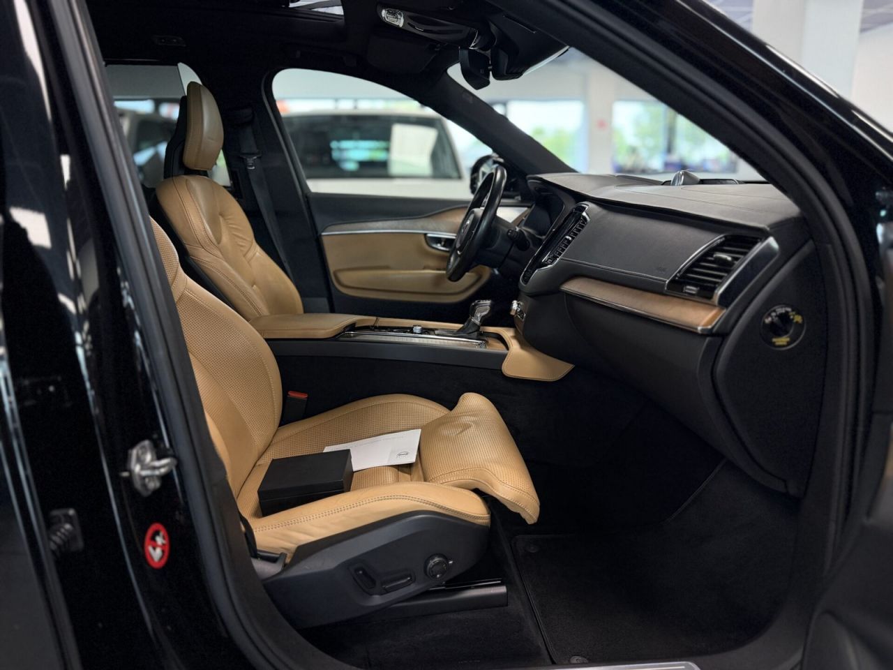 Volvo XC90 | 13
