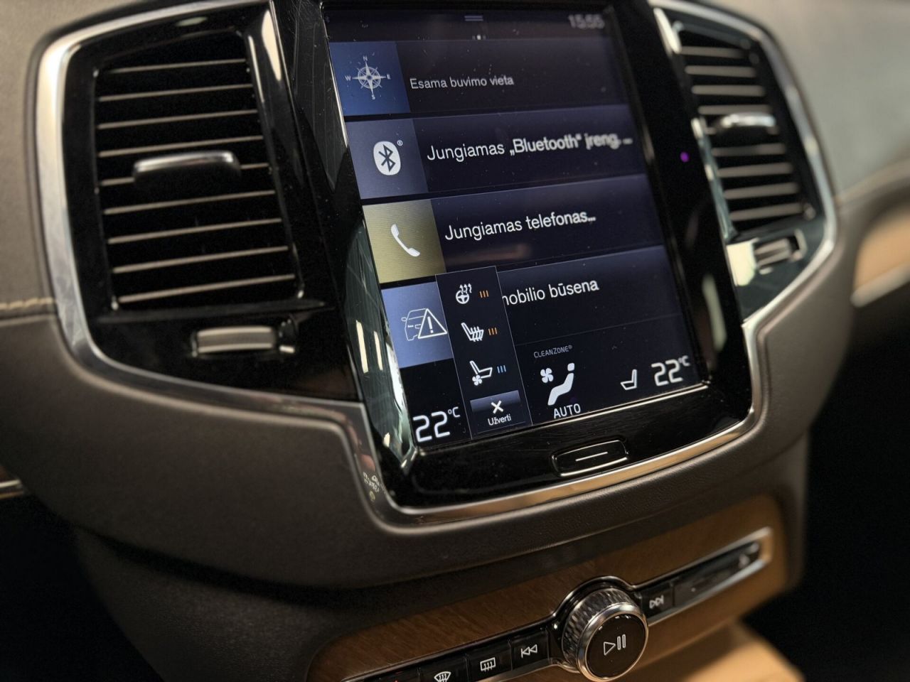 Volvo XC90 | 25