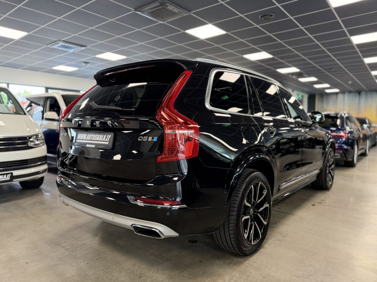 Volvo XC90 | 8
