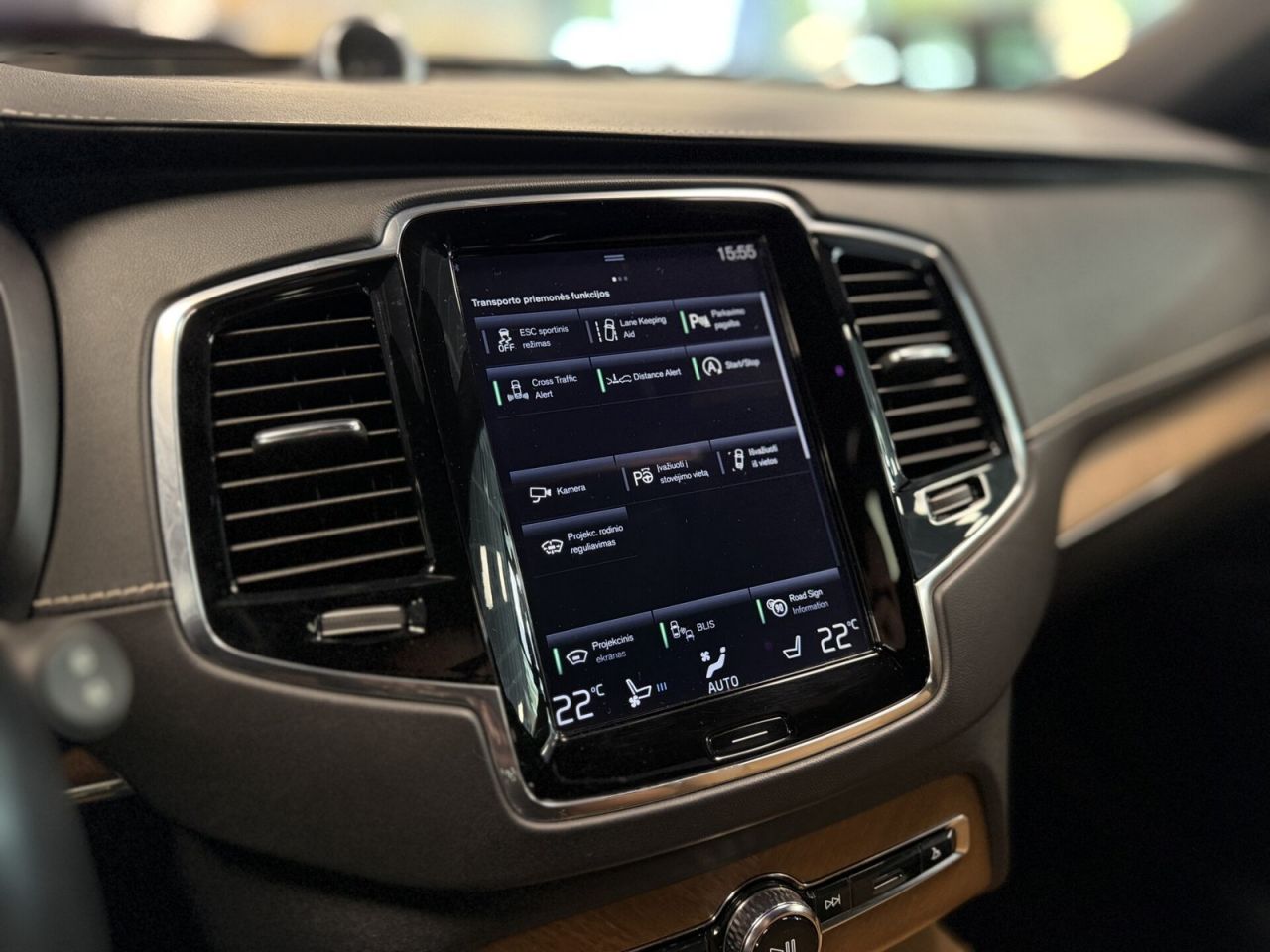 Volvo XC90 | 26