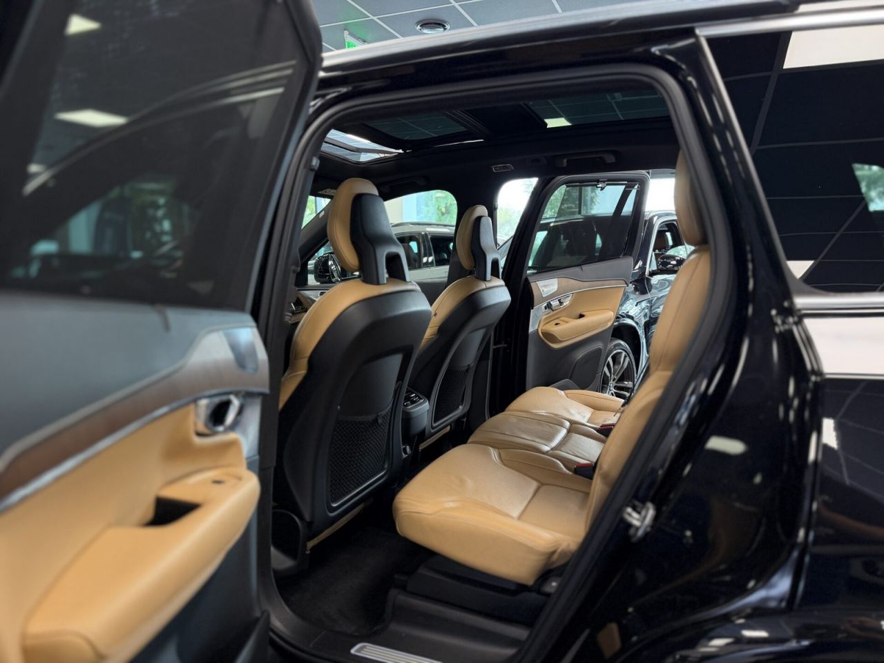Volvo XC90 | 12