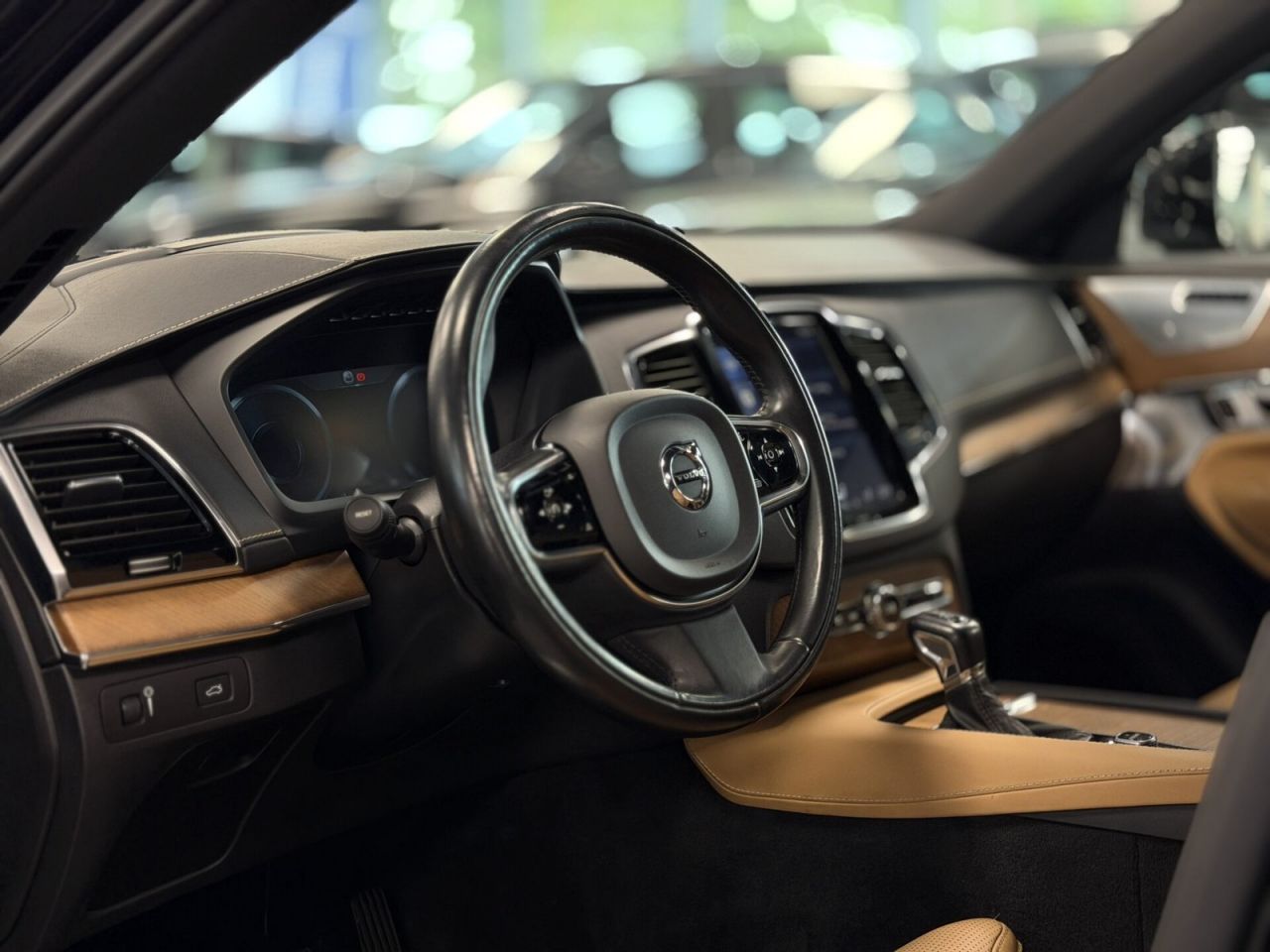 Volvo XC90 | 14