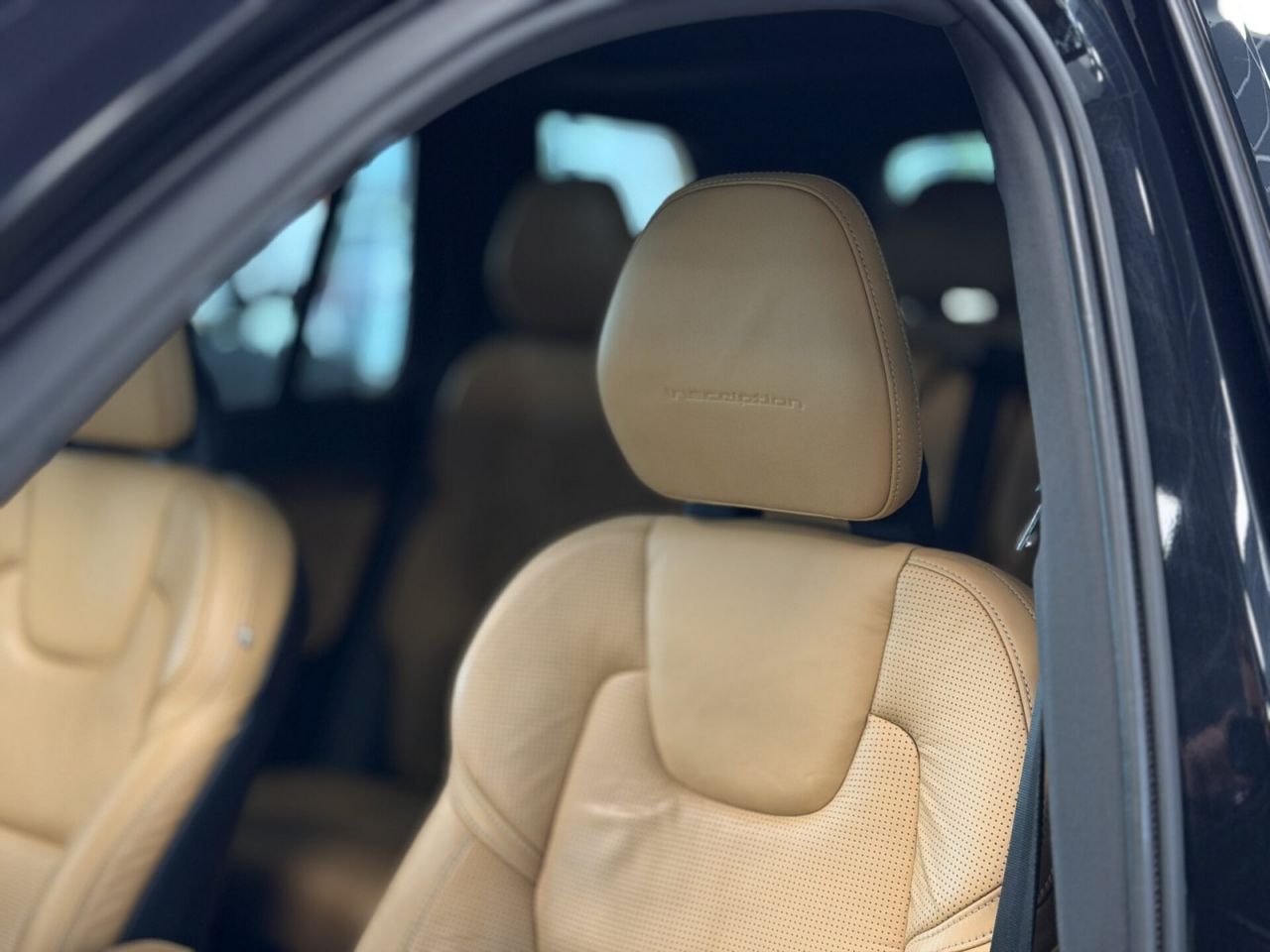 Volvo XC90 | 23