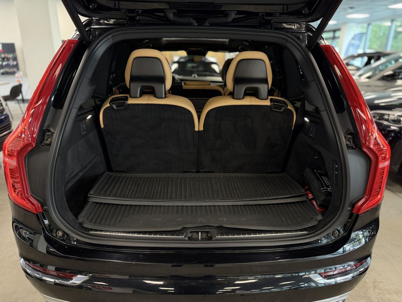 Volvo XC90 | 37