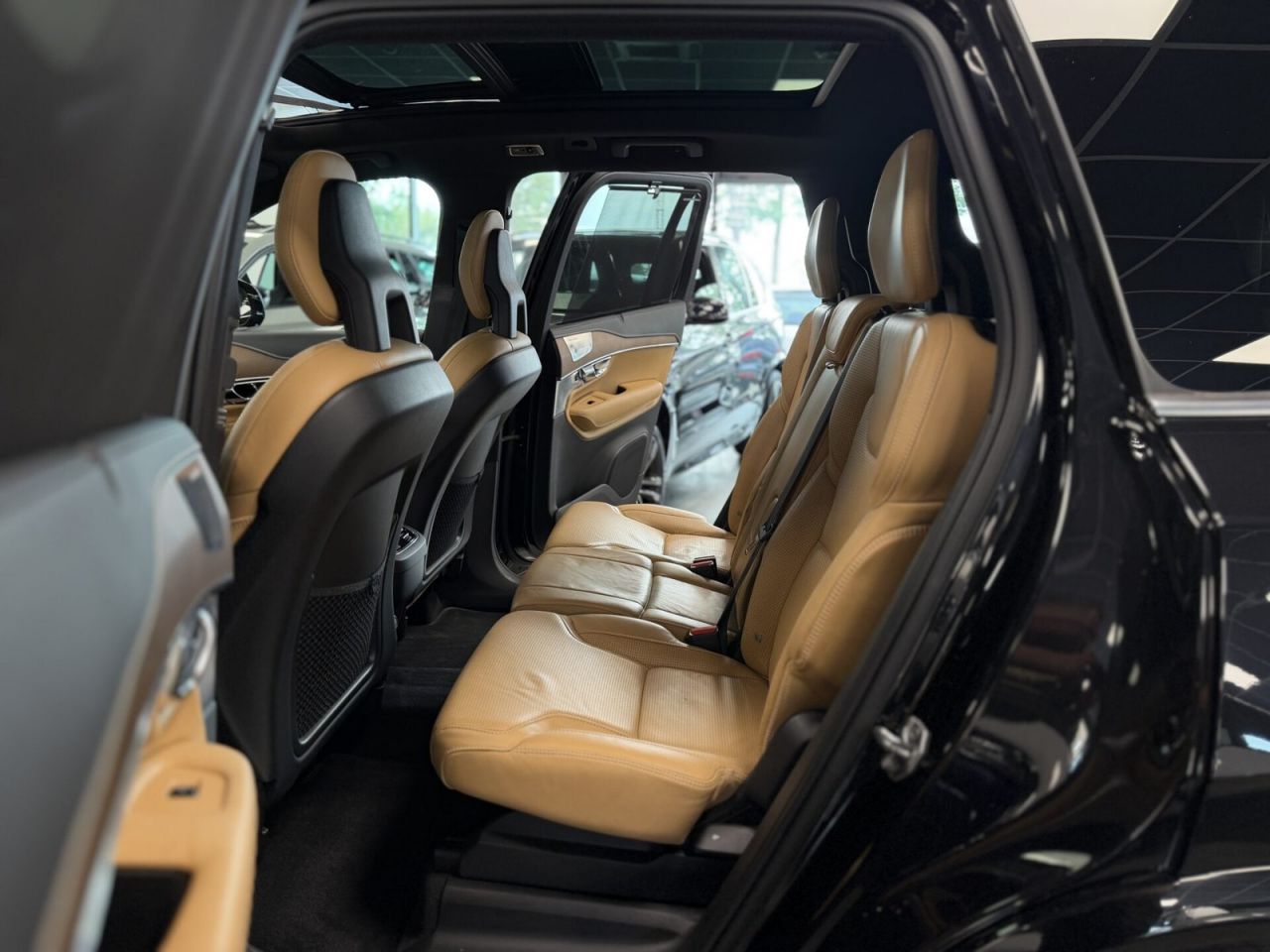 Volvo XC90 | 11