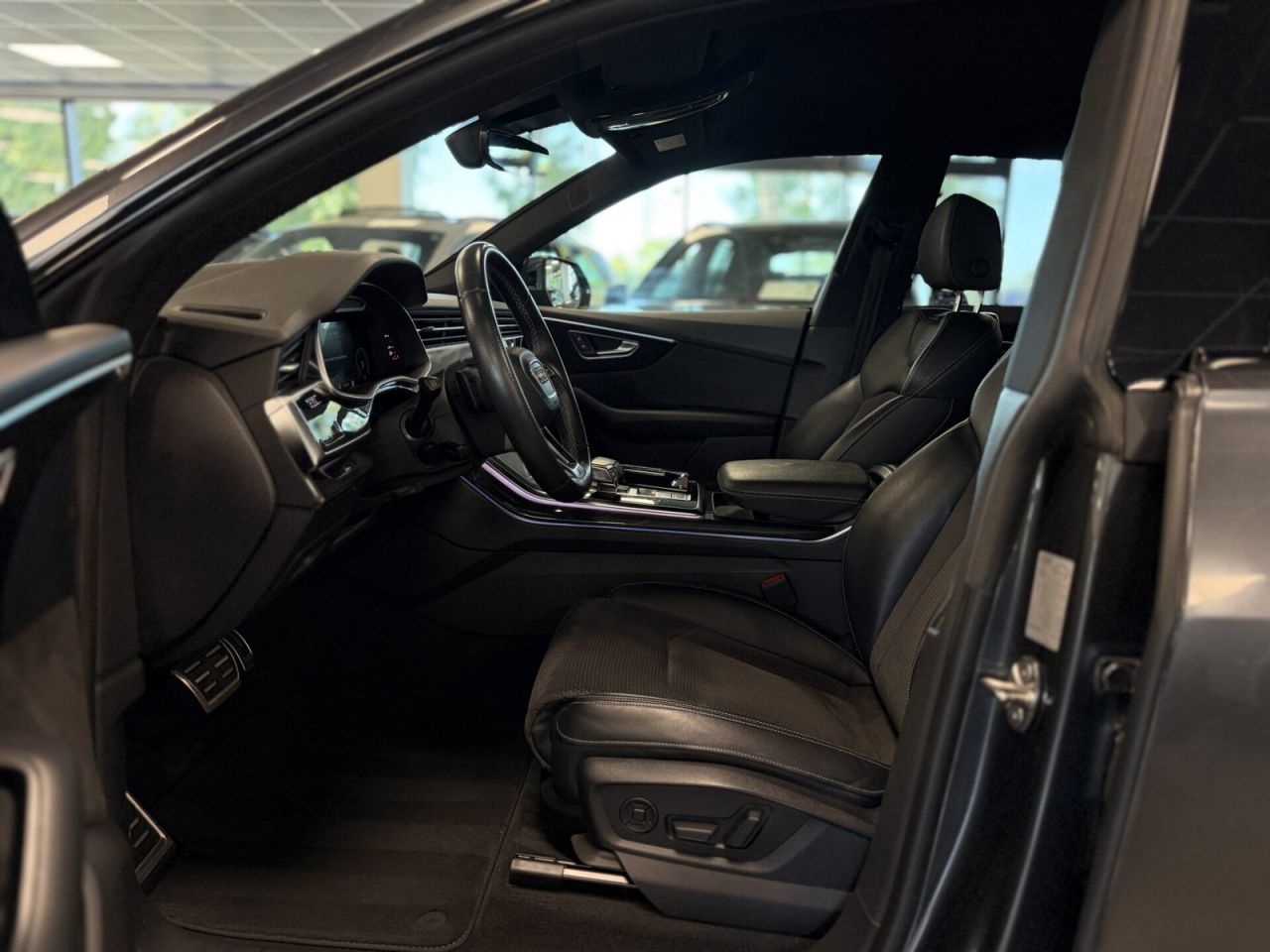 Audi Q8 | 12