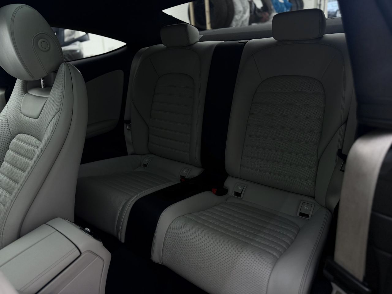 Mercedes-Benz C300 | 10