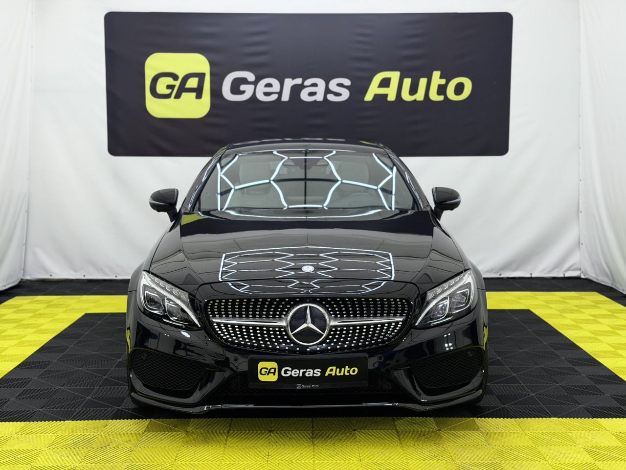 Mercedes-Benz C300 | 6
