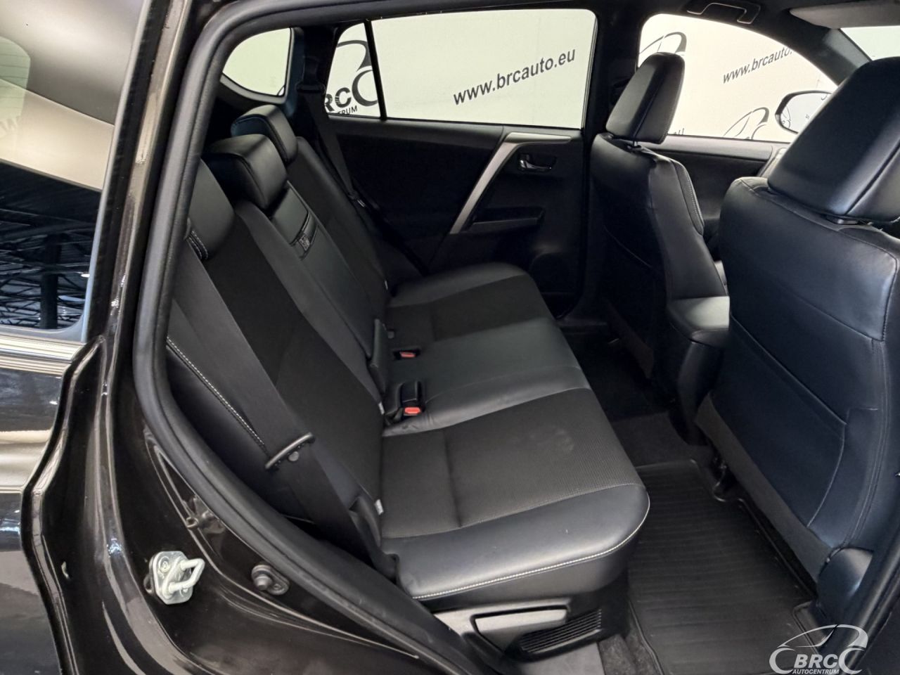 Toyota RAV4 | 9