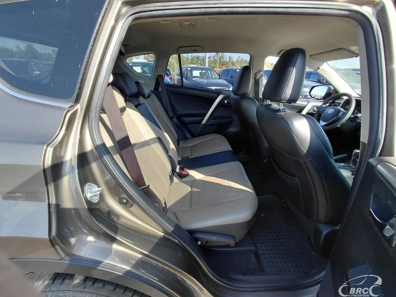 Toyota RAV4 | 13
