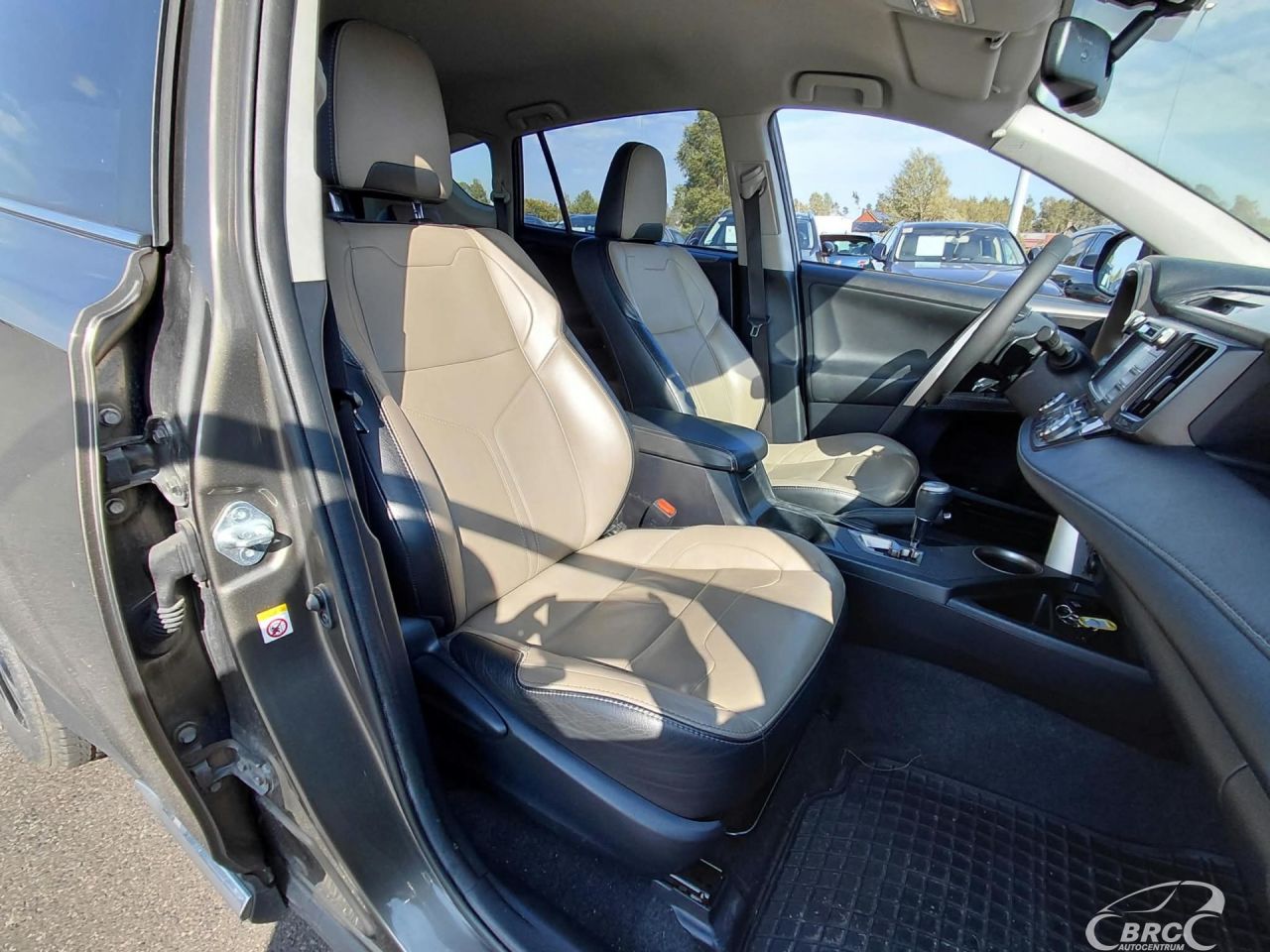 Toyota RAV4 | 9