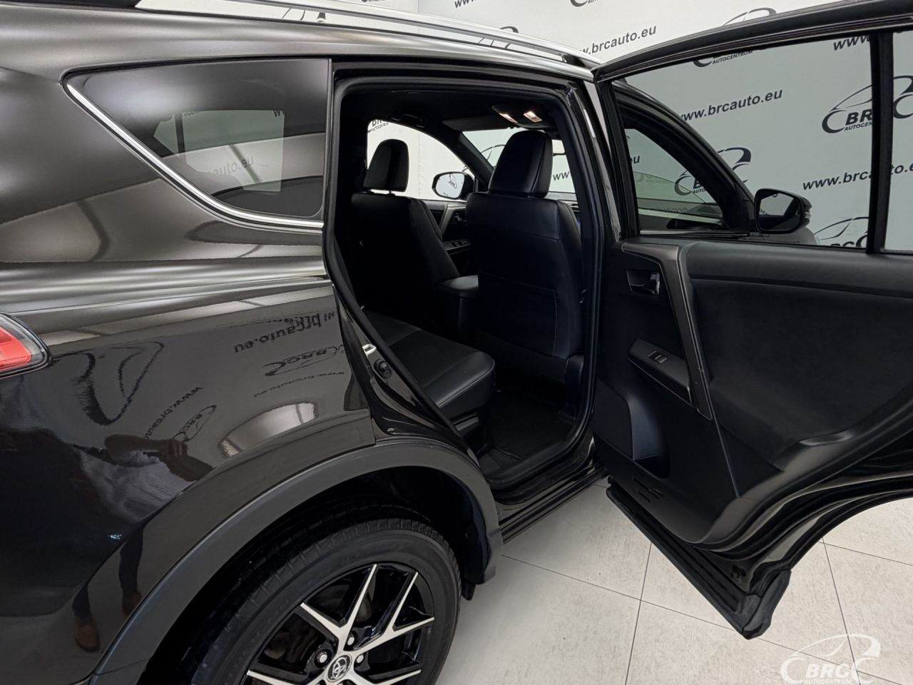 Toyota RAV4 | 11