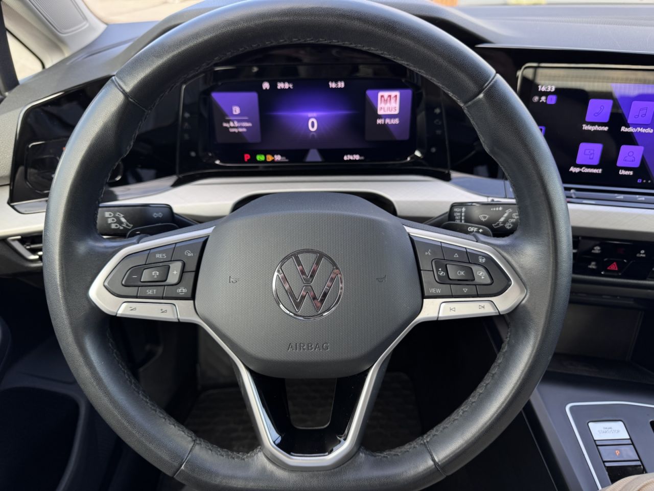 Volkswagen Golf | 9