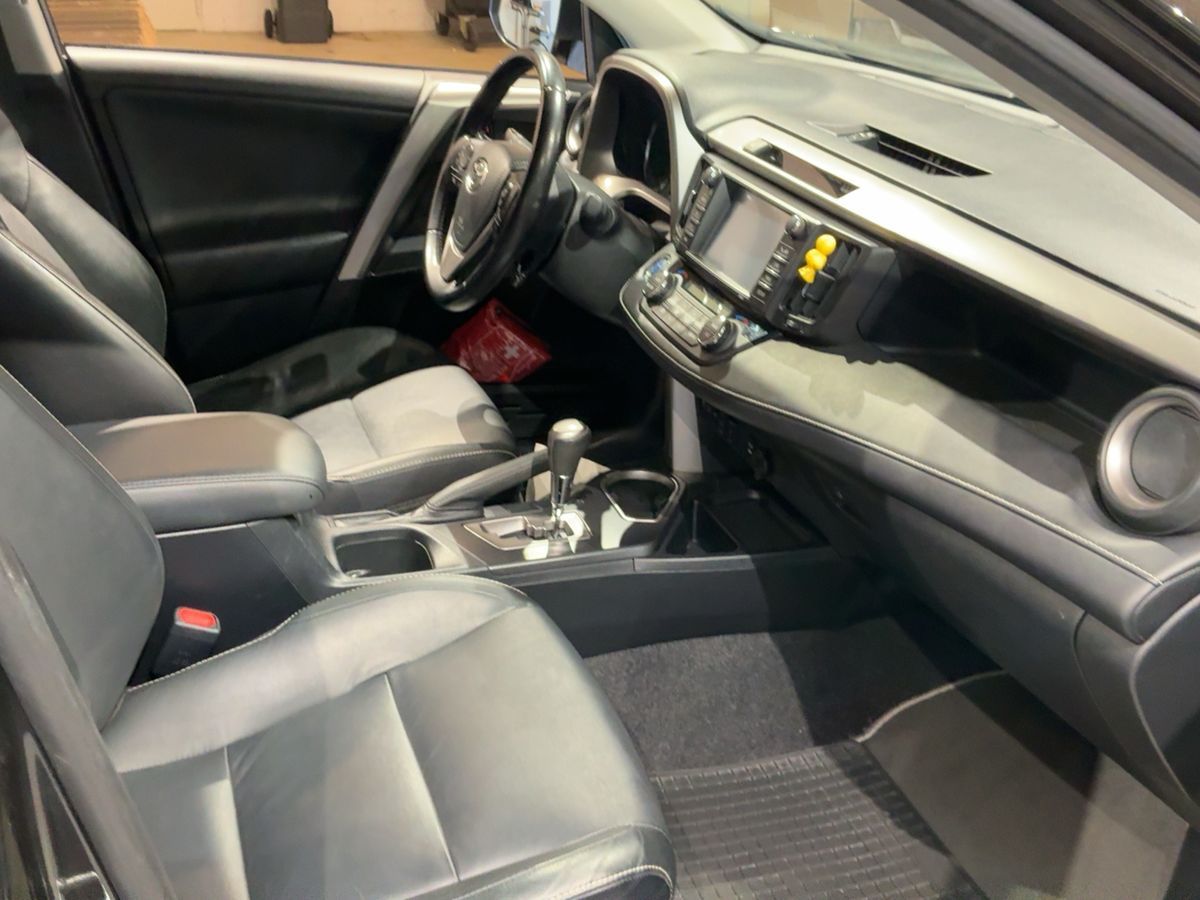 Toyota RAV4 | 7