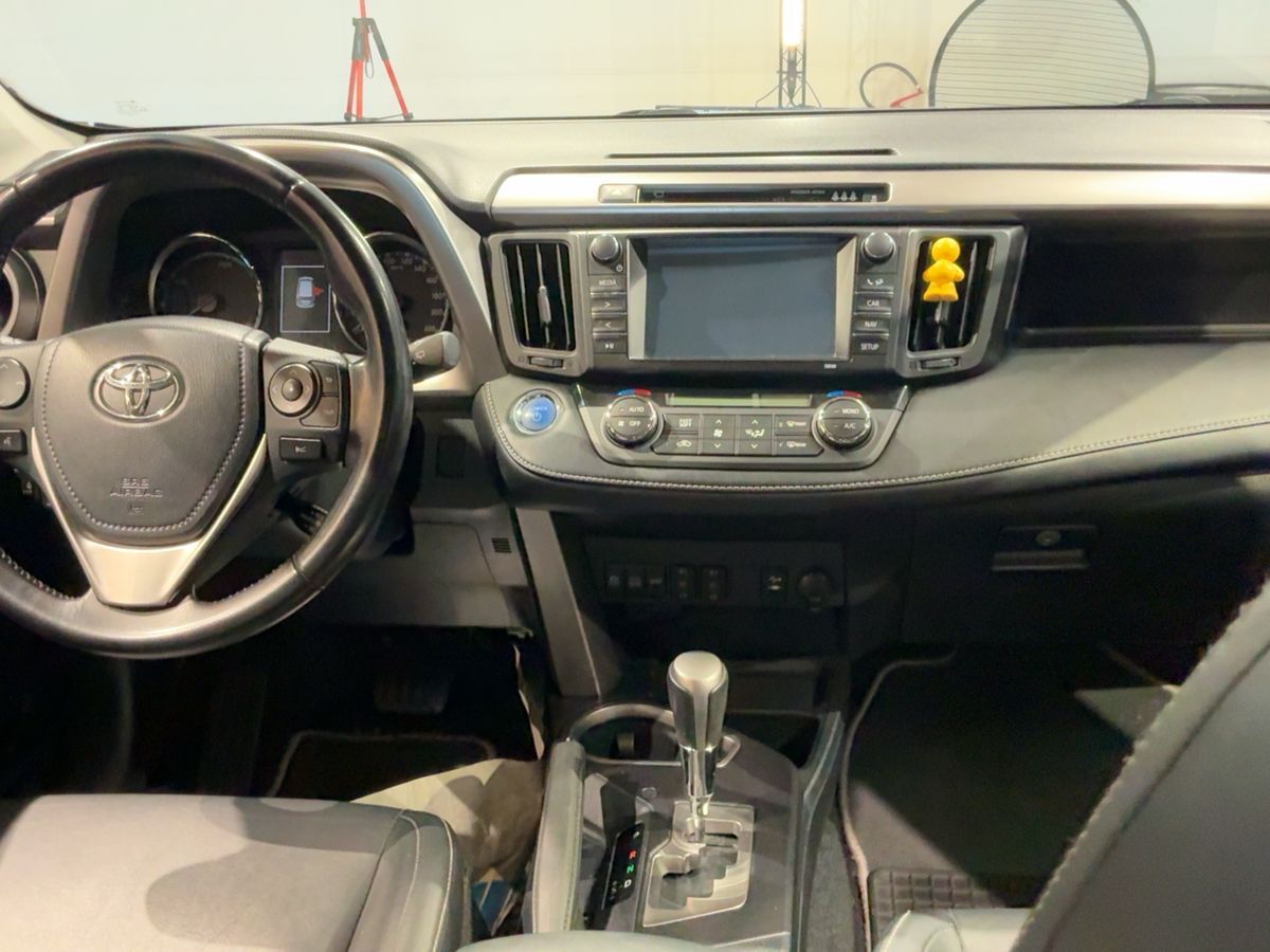 Toyota RAV4 | 8