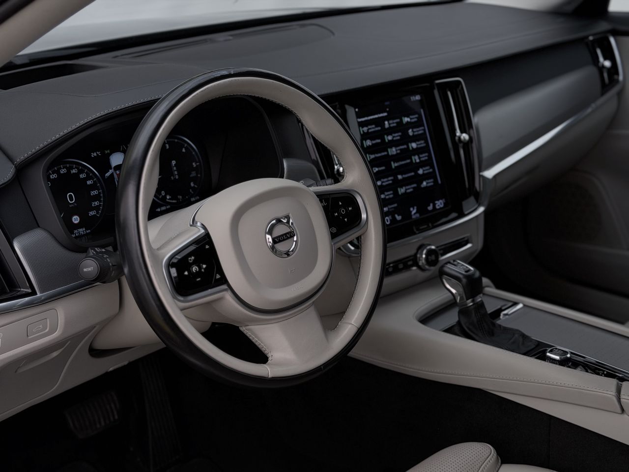 Volvo V90 | 8