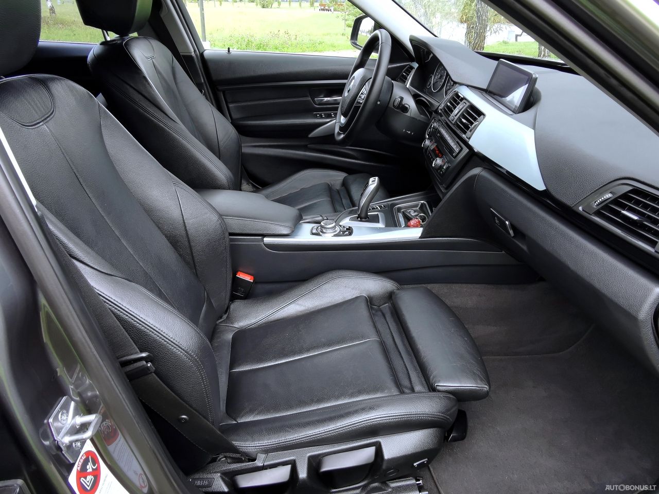 BMW 330 | 12