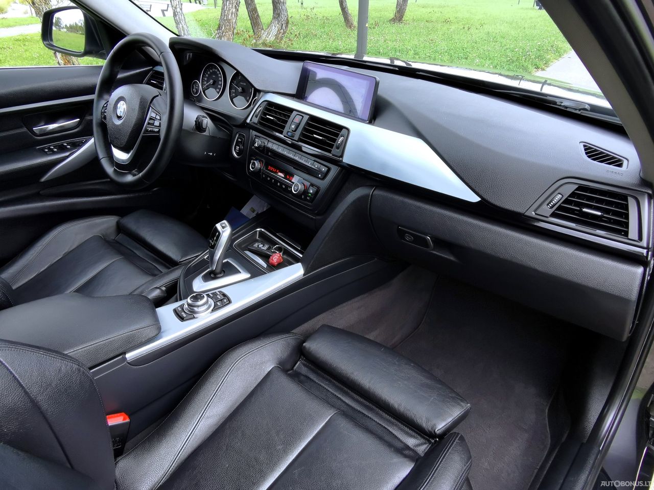 BMW 330 | 13