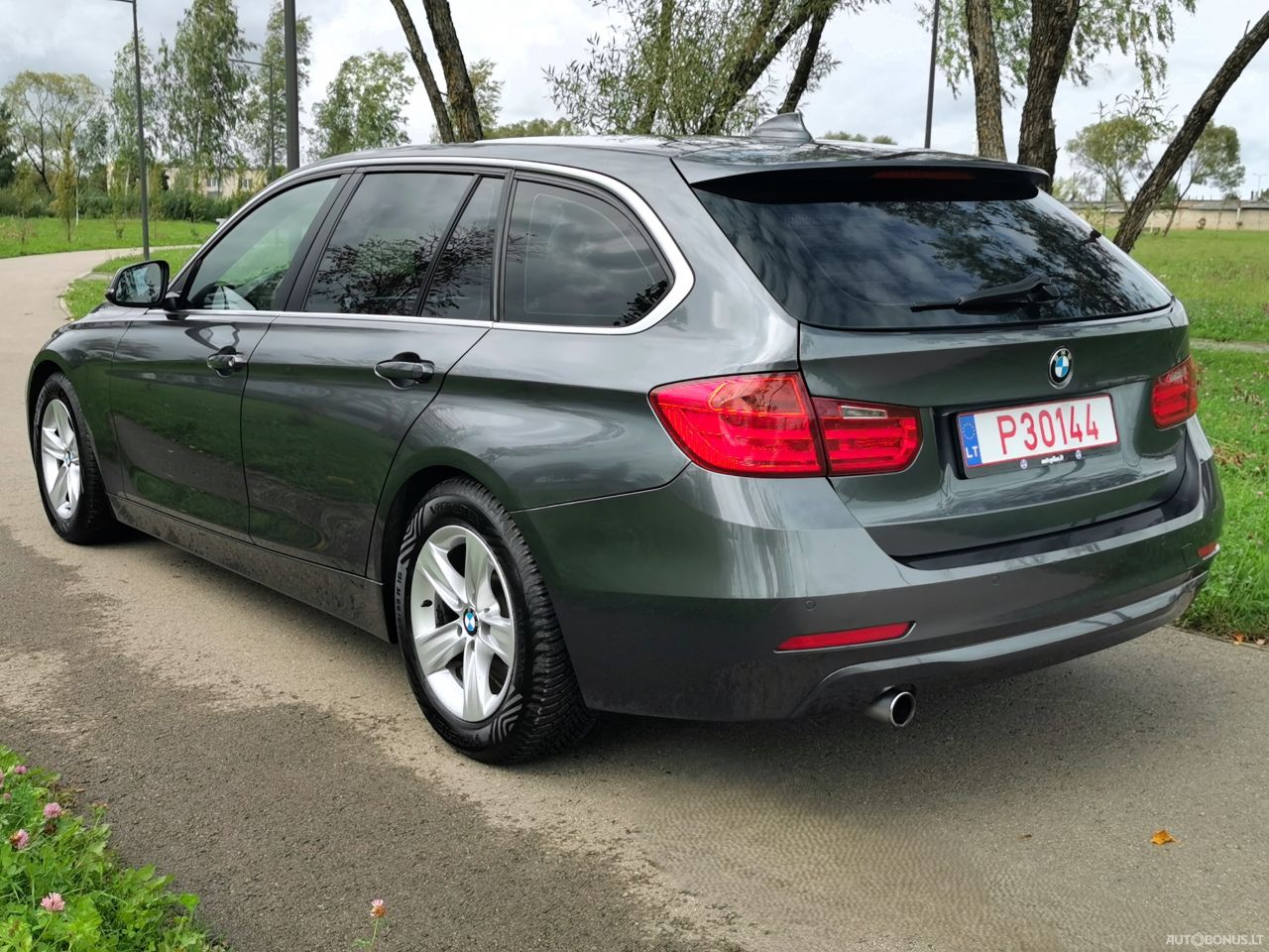 BMW 330 | 3