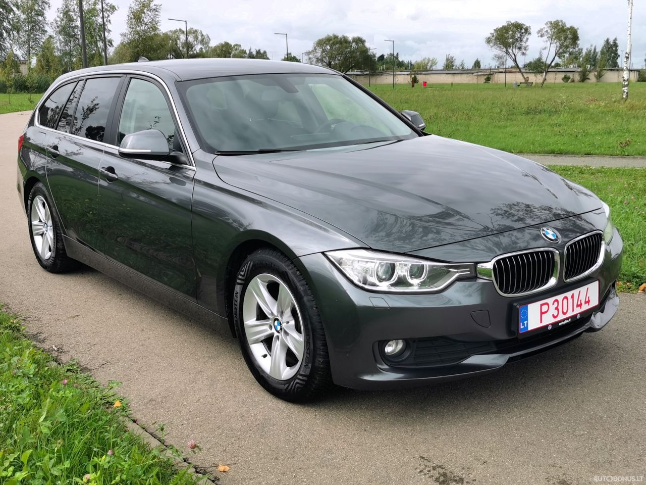 BMW 330 | 8