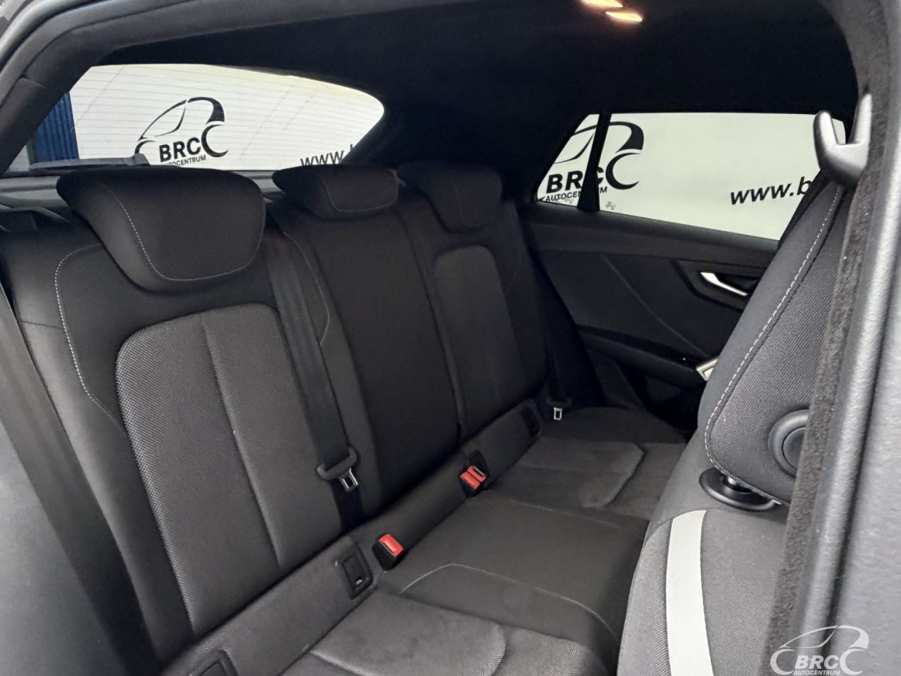 Audi Q2 | 10