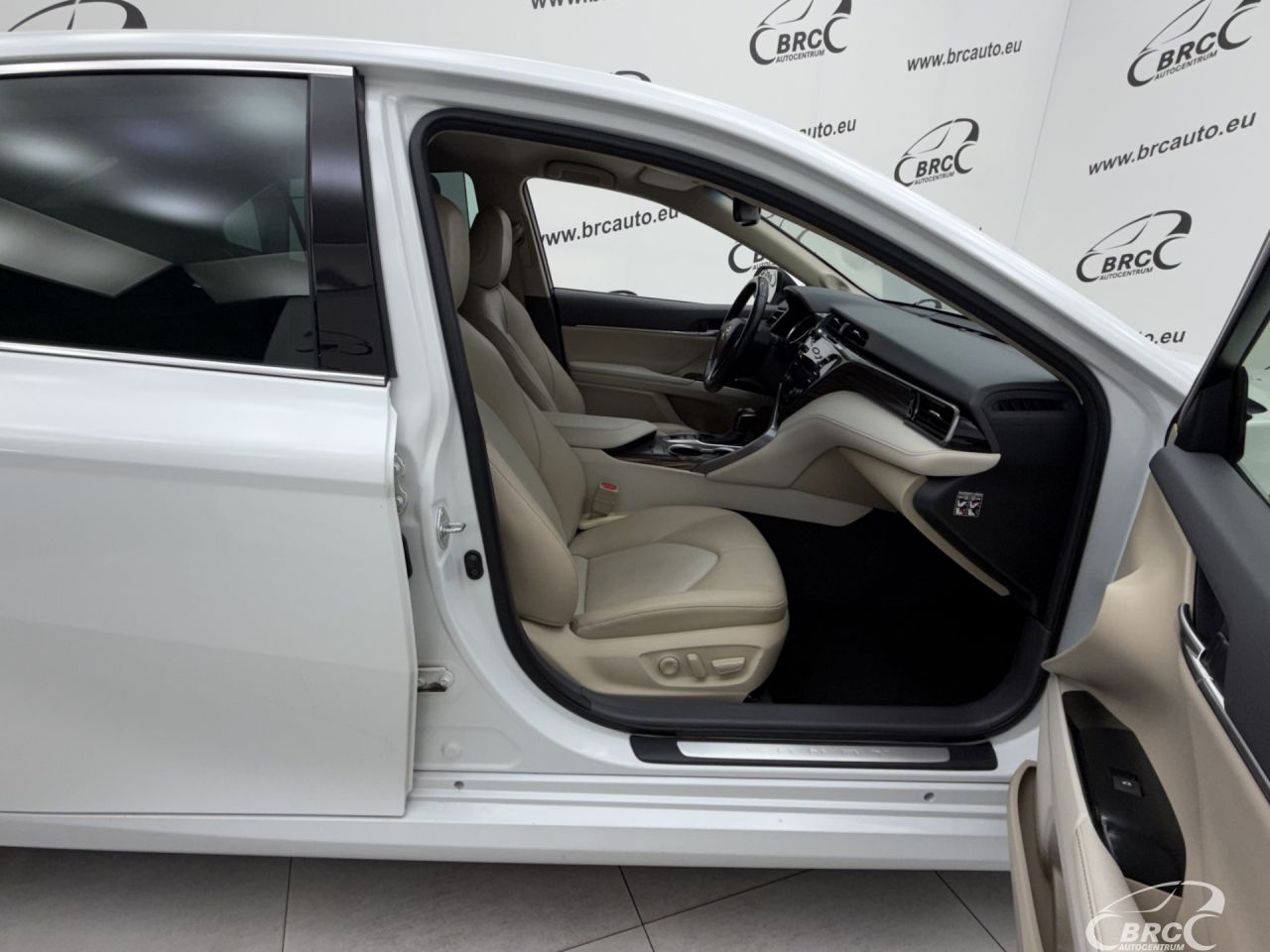 Toyota Camry | 3