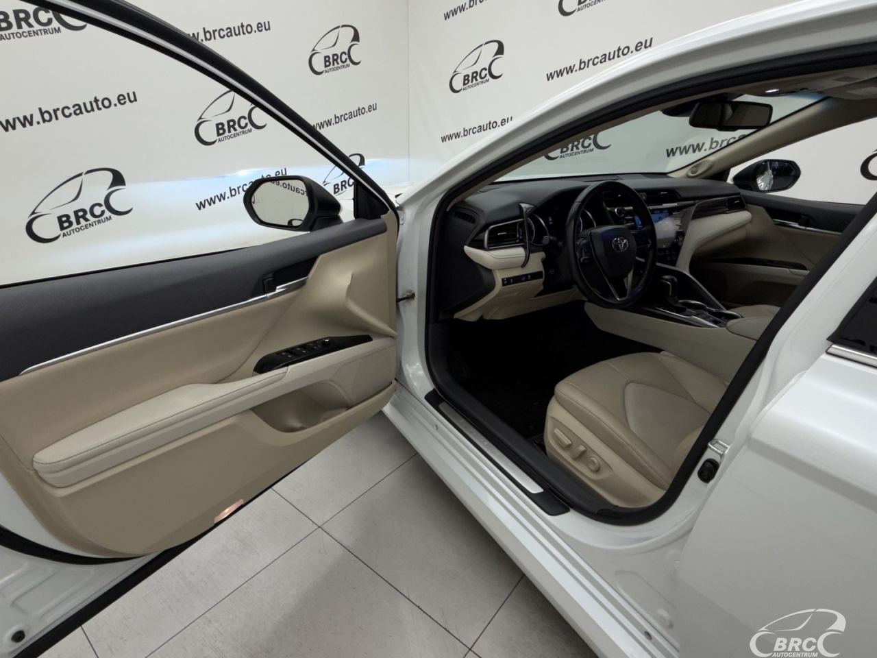 Toyota Camry | 17