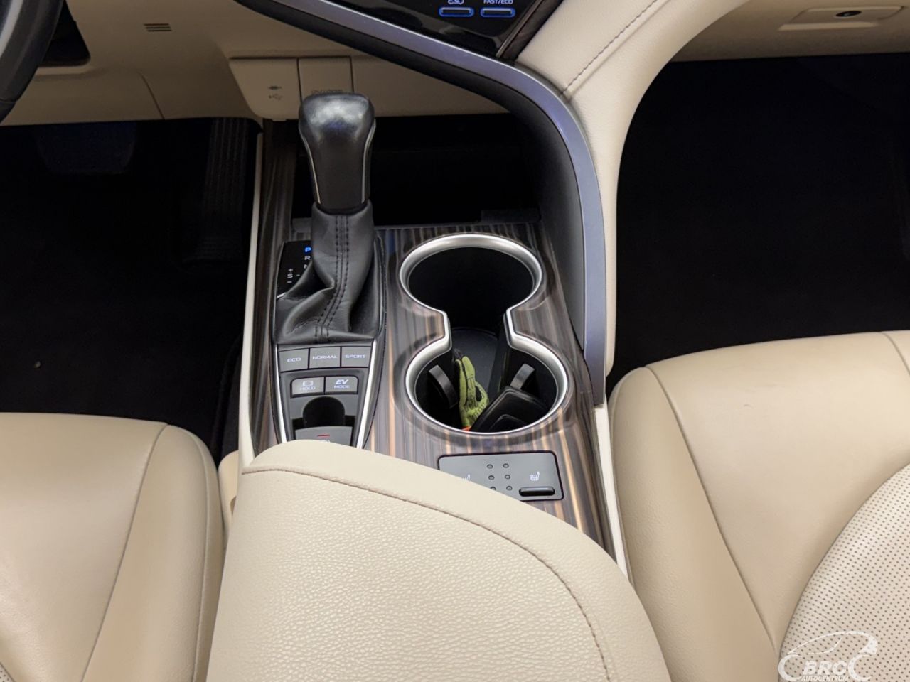 Toyota Camry | 16