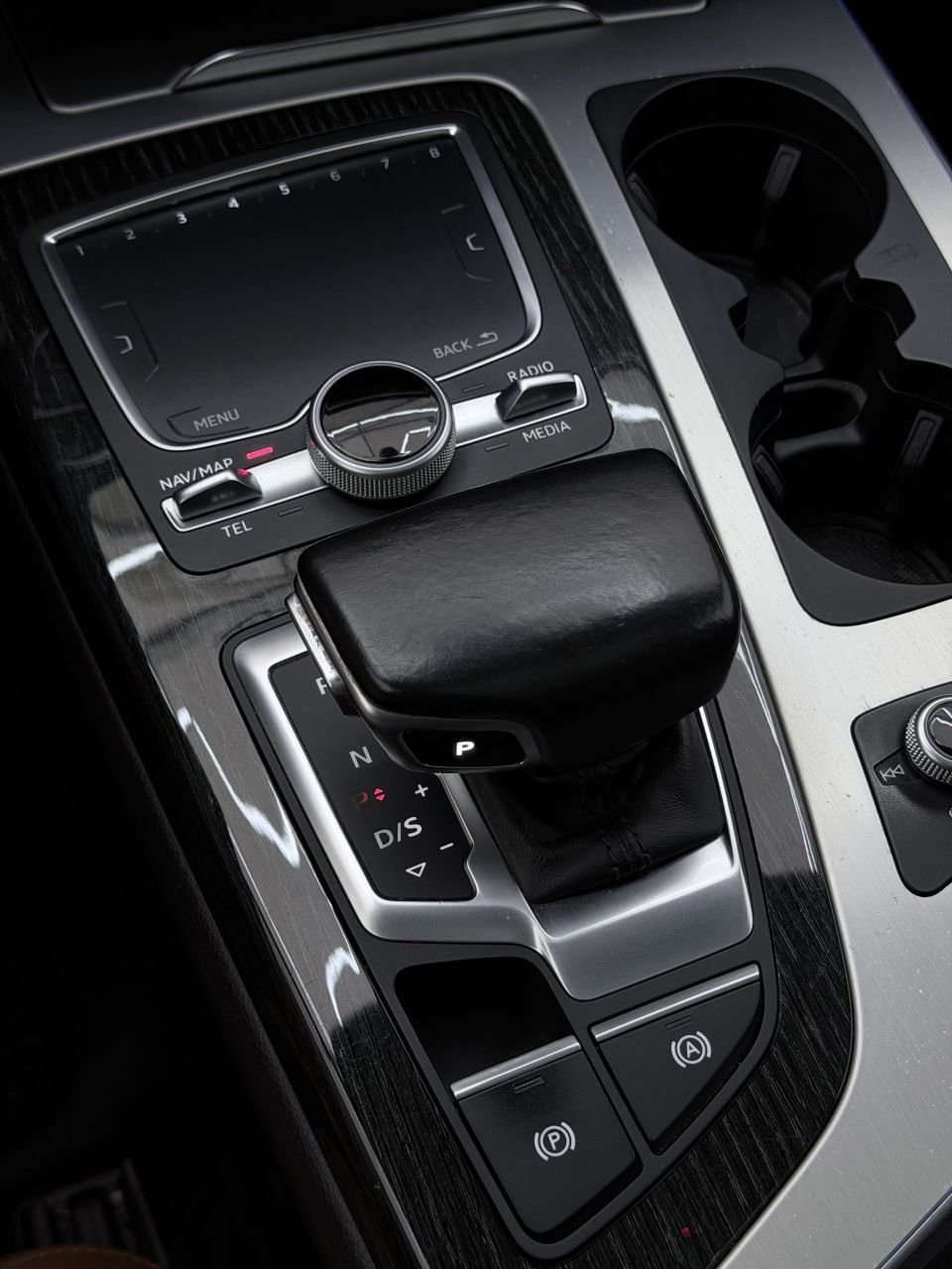 Audi Q7 | 24