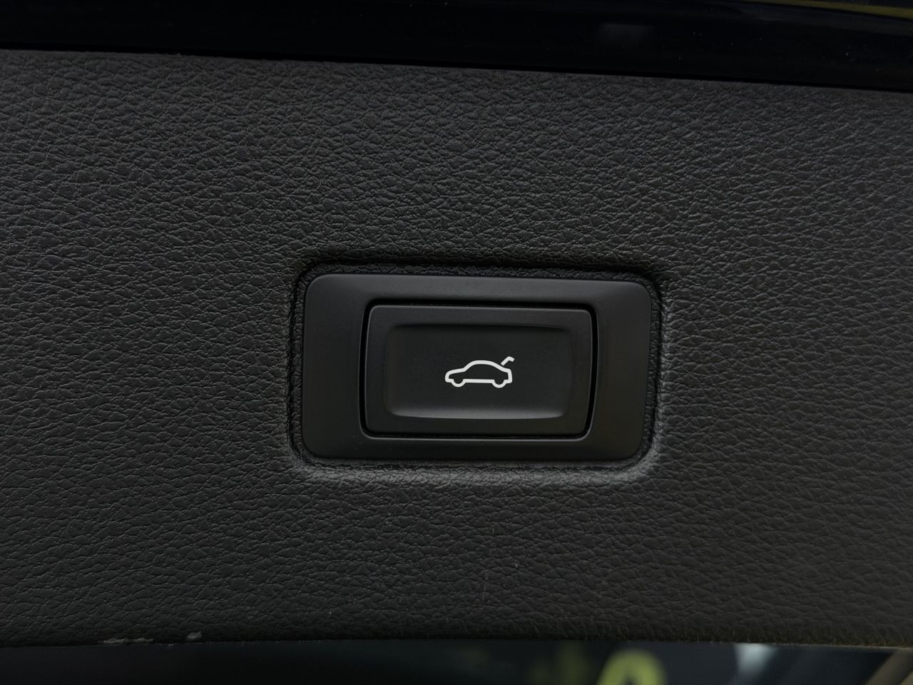 Audi Q7 | 12