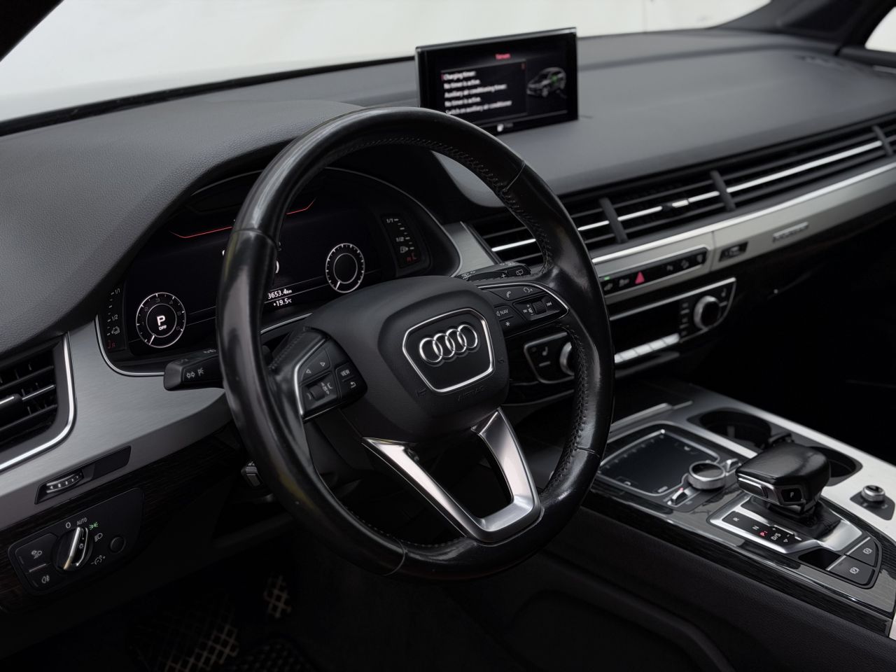 Audi Q7 | 8