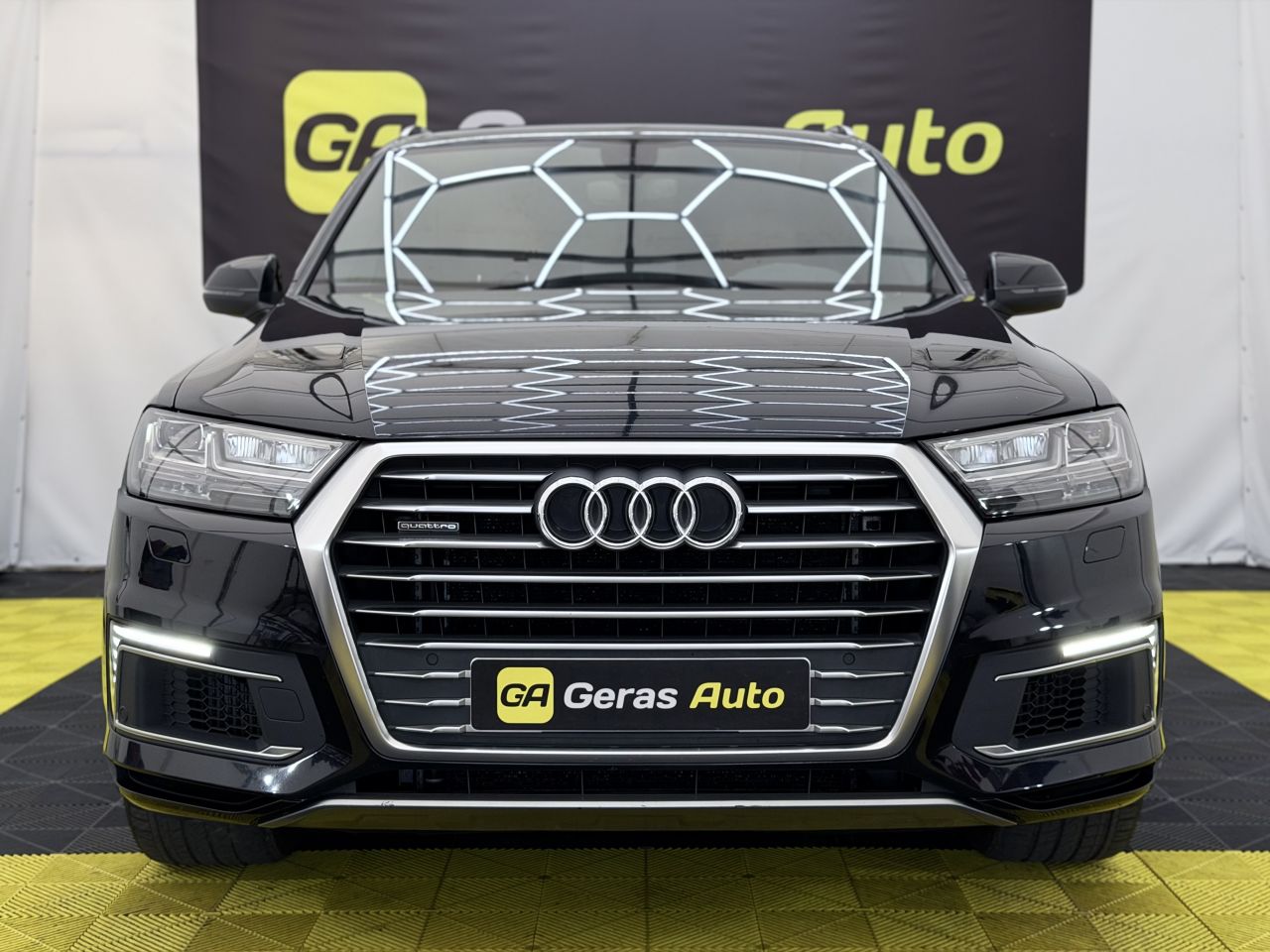 Audi Q7 | 1