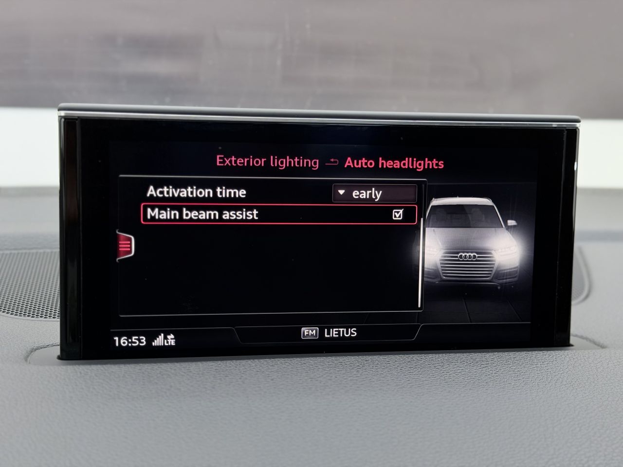 Audi Q7 | 28