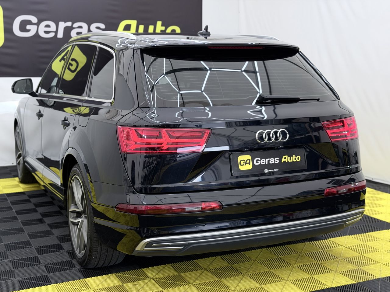 Audi Q7 | 5